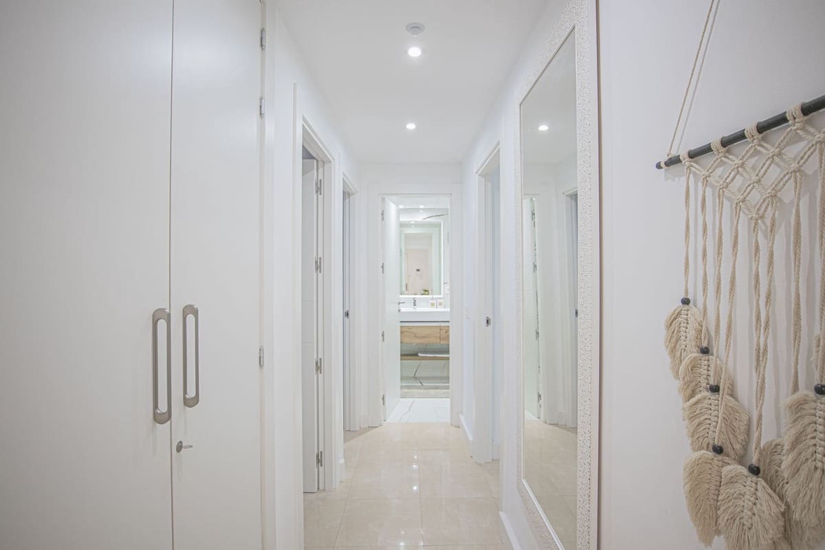 3 quarto Apartamento para venda em Estepona com piscina - 650 000 € (Ref: 9480091)