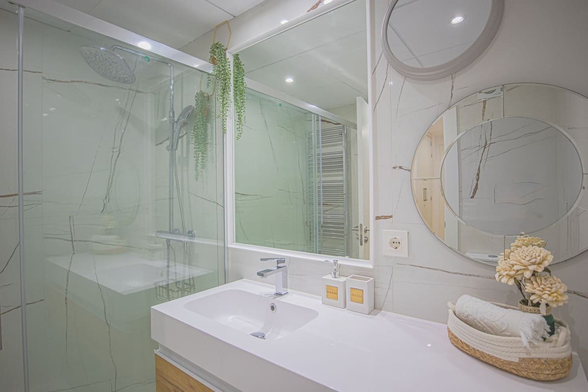 3 quarto Apartamento para venda em Estepona com piscina - 650 000 € (Ref: 9480091)