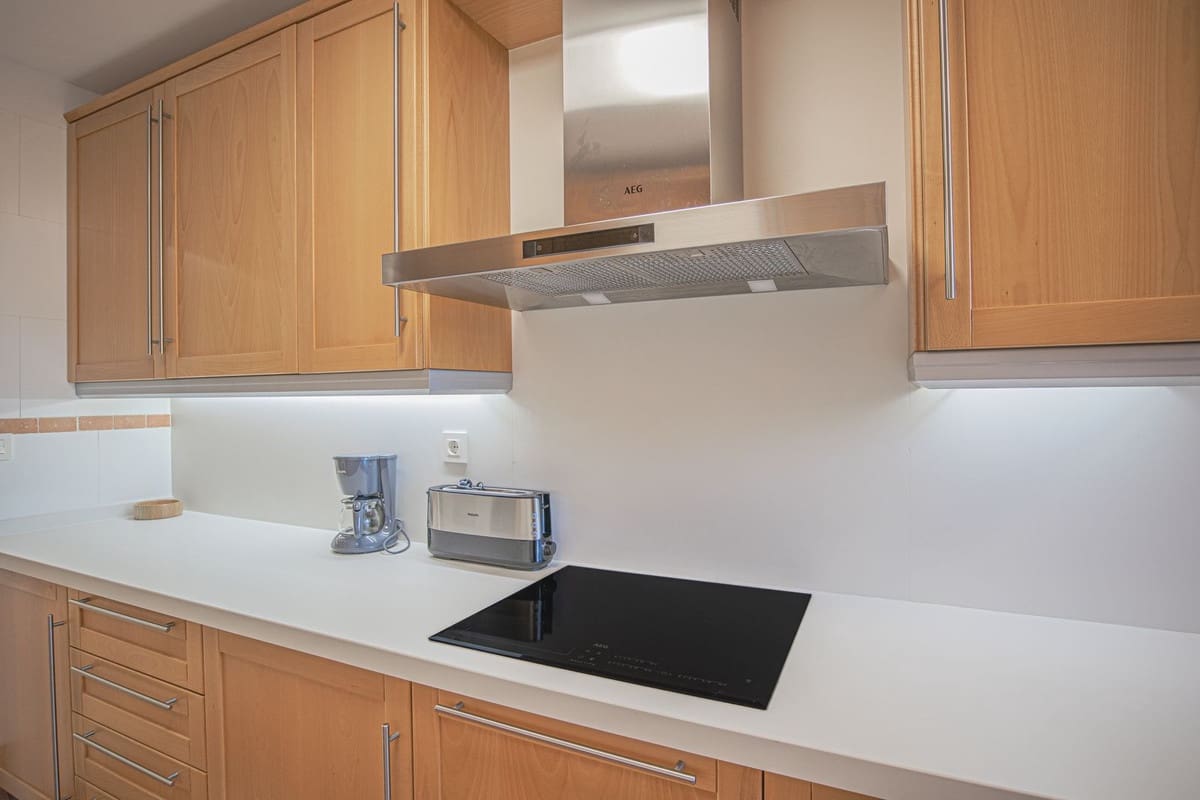 3 quarto Apartamento para venda em Estepona com piscina - 650 000 € (Ref: 9480091)