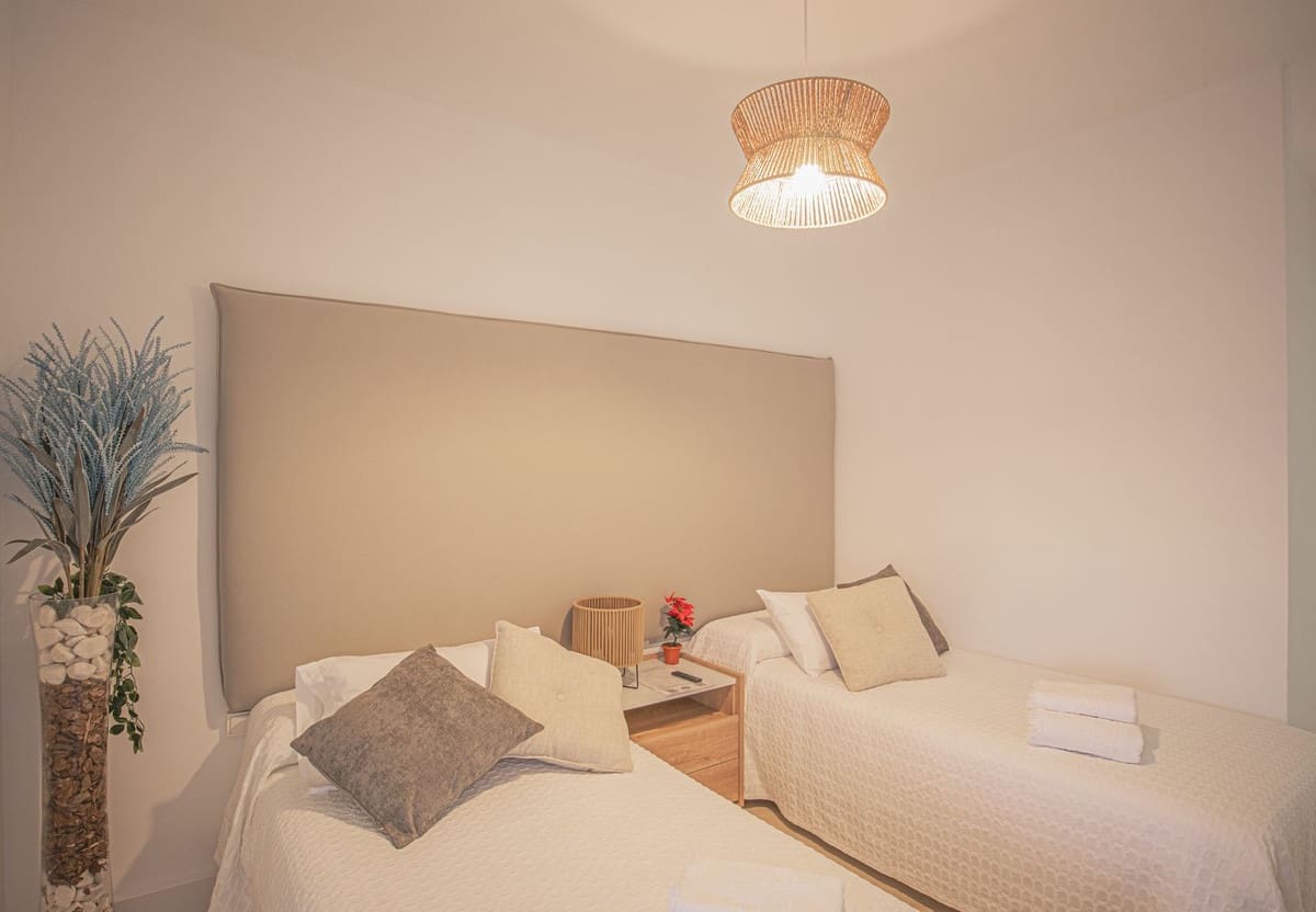 3 quarto Apartamento para venda em Estepona com piscina - 650 000 € (Ref: 9480091)