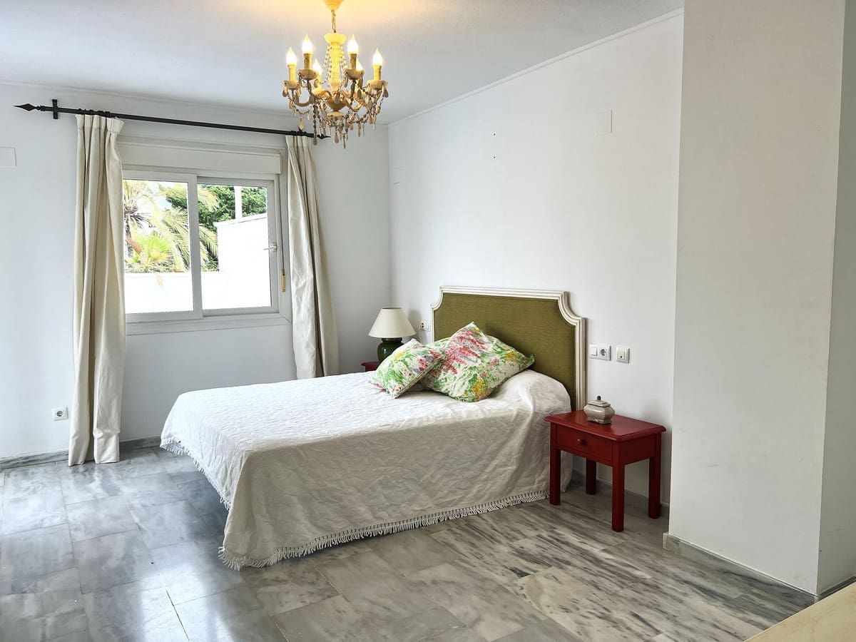 3 soverom Leilighet til salgs i Nueva Andalucia med svømmebasseng - € 650 000 (Ref: 9480092)