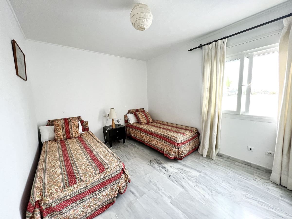 3 soverom Leilighet til salgs i Nueva Andalucia med svømmebasseng - € 650 000 (Ref: 9480092)