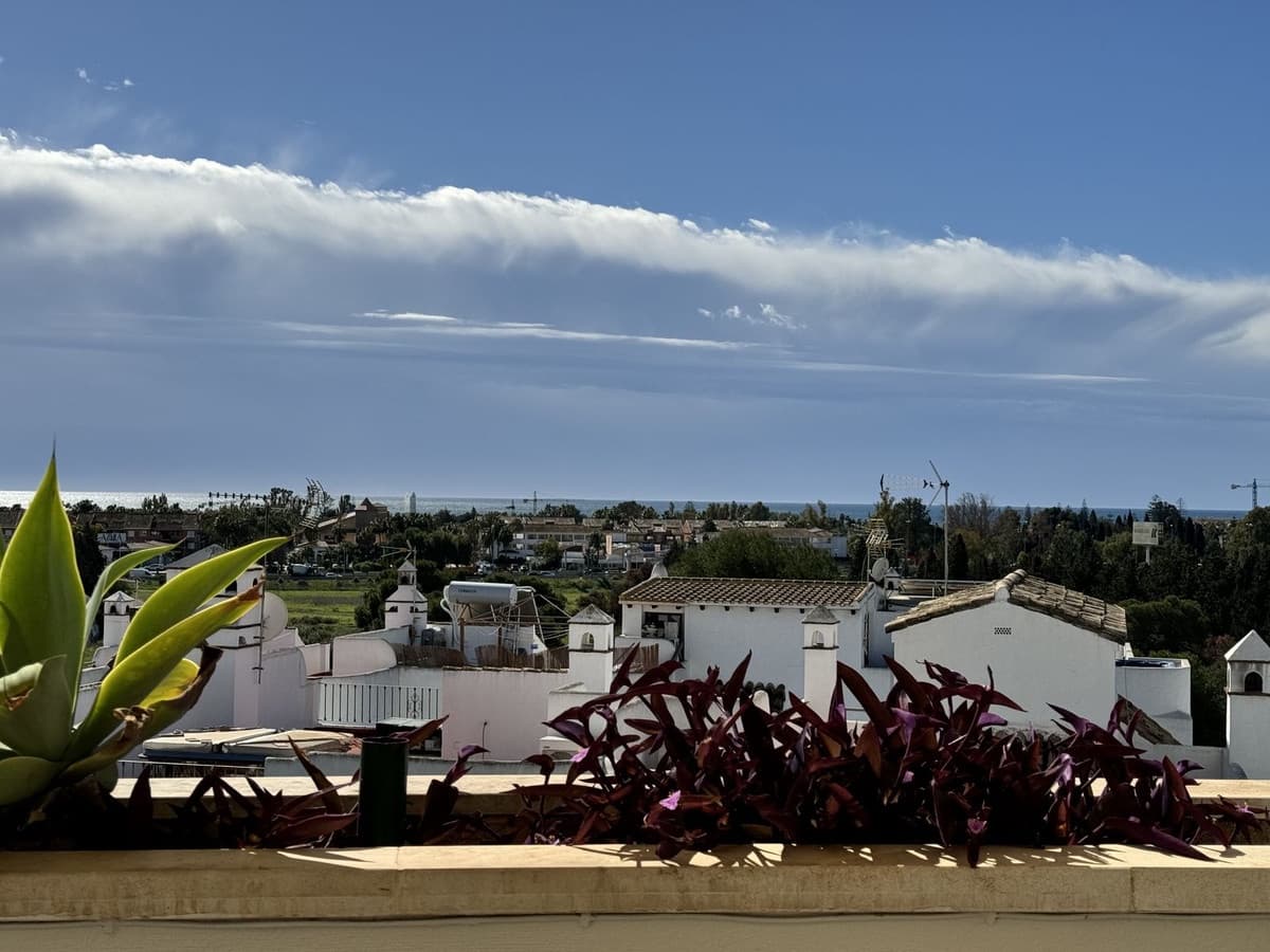 3 soverom Leilighet til salgs i Nueva Andalucia med svømmebasseng - € 650 000 (Ref: 9480092)