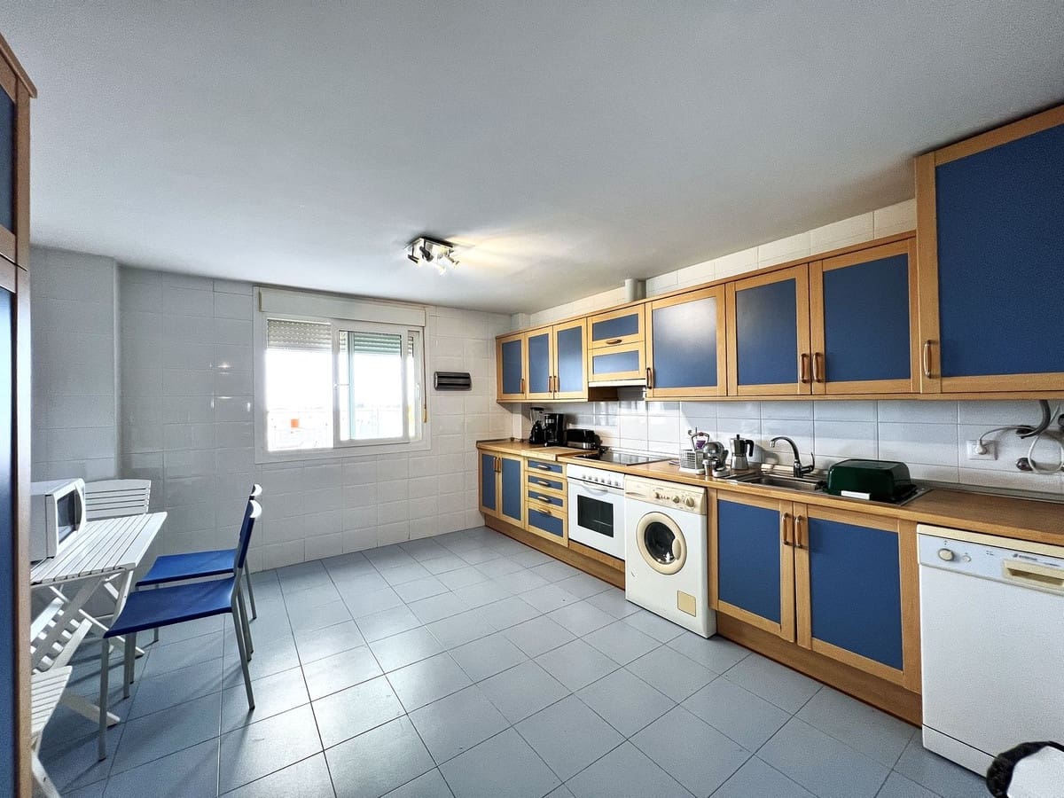 3 soverom Leilighet til salgs i Nueva Andalucia med svømmebasseng - € 650 000 (Ref: 9480092)