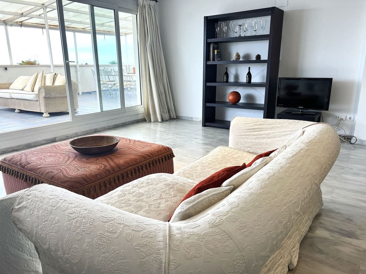 3 soverom Leilighet til salgs i Nueva Andalucia med svømmebasseng - € 650 000 (Ref: 9480092)