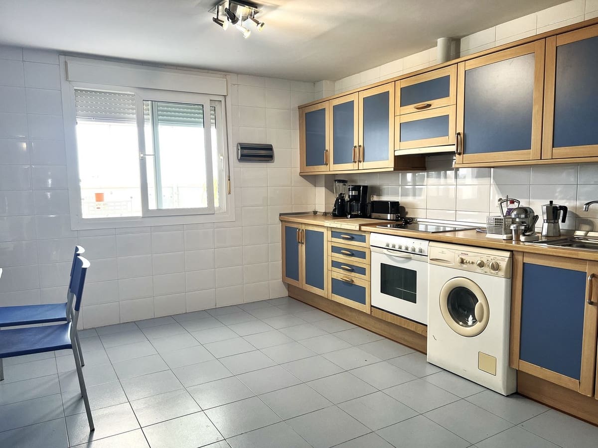 3 soverom Leilighet til salgs i Nueva Andalucia med svømmebasseng - € 650 000 (Ref: 9480092)