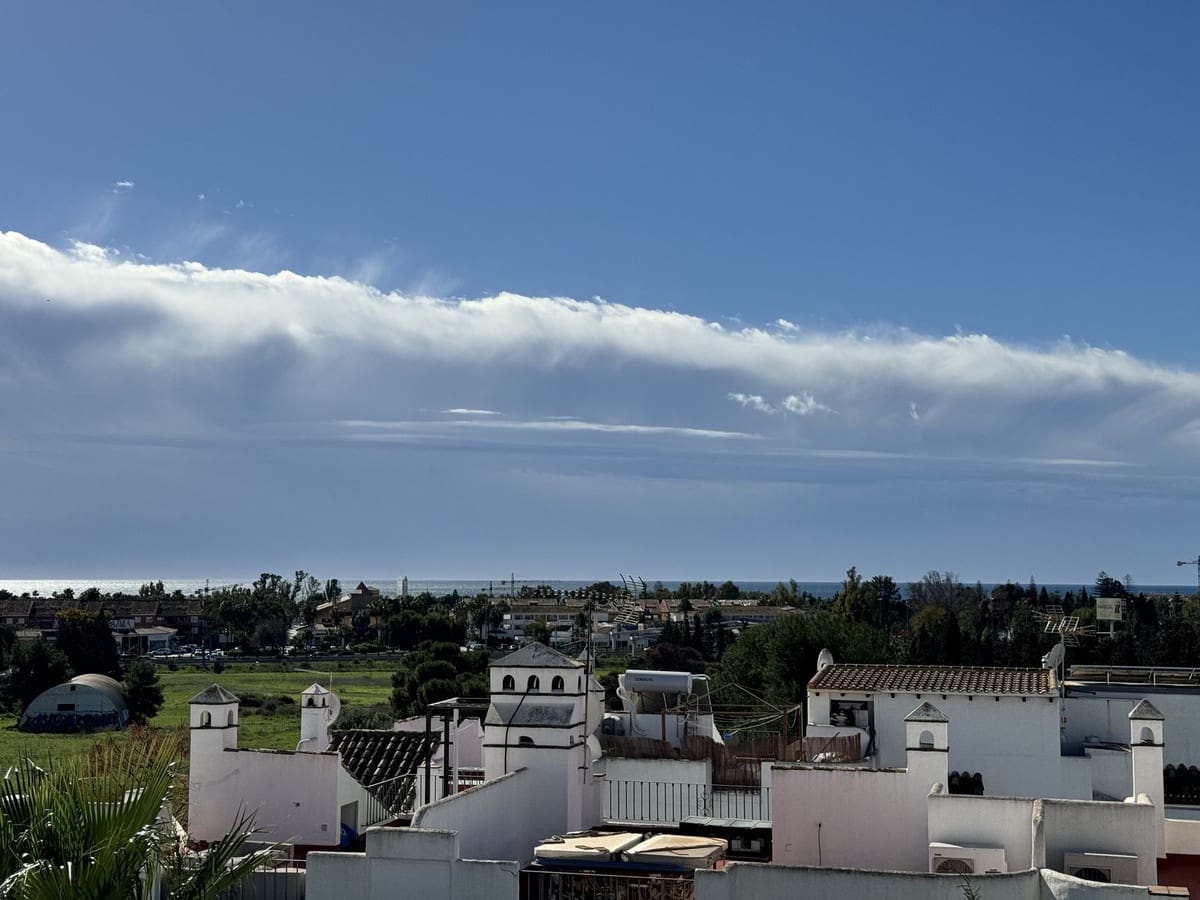 3 soverom Leilighet til salgs i Nueva Andalucia med svømmebasseng - € 650 000 (Ref: 9480092)