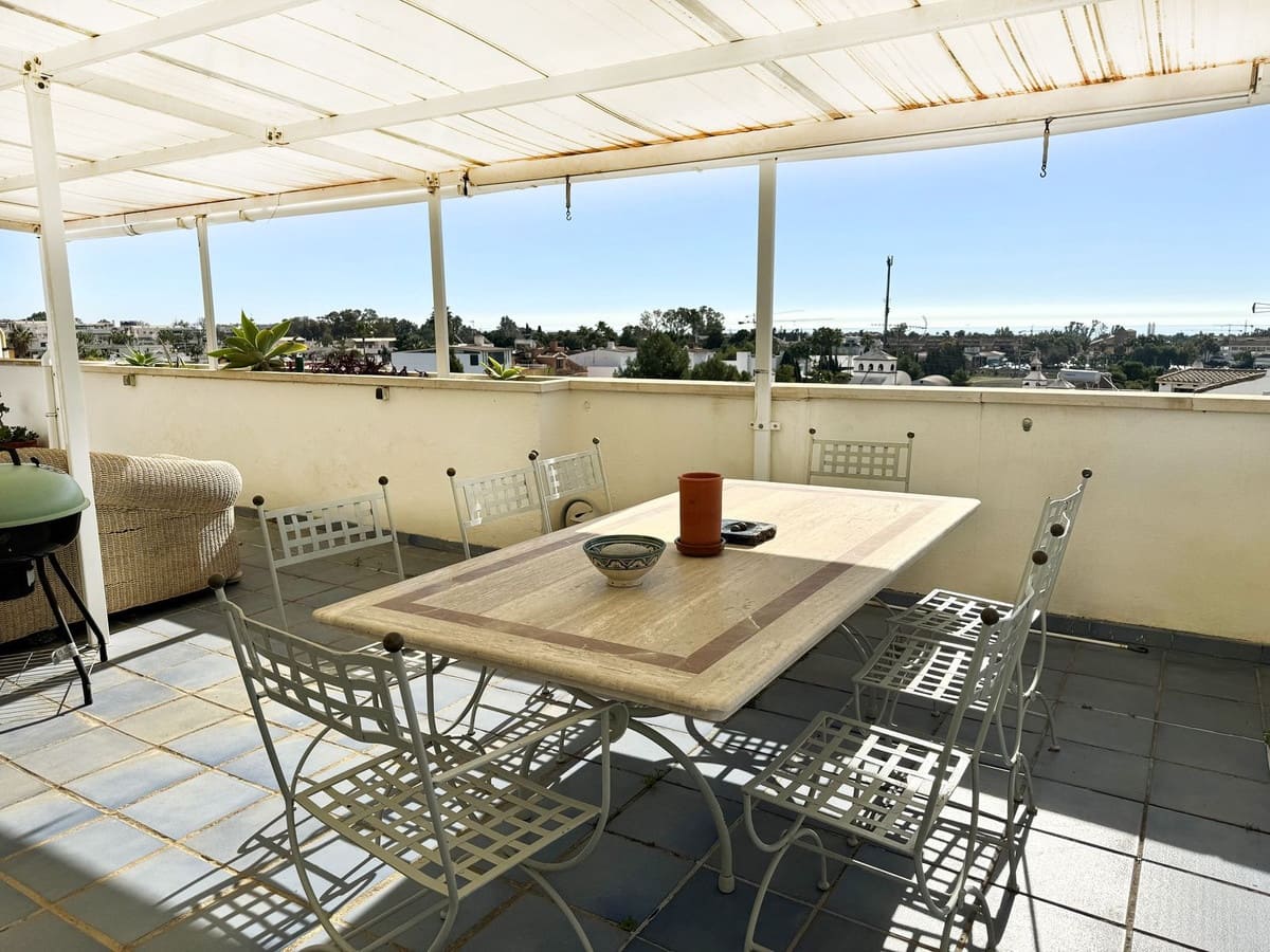 3 soverom Leilighet til salgs i Nueva Andalucia med svømmebasseng - € 650 000 (Ref: 9480092)