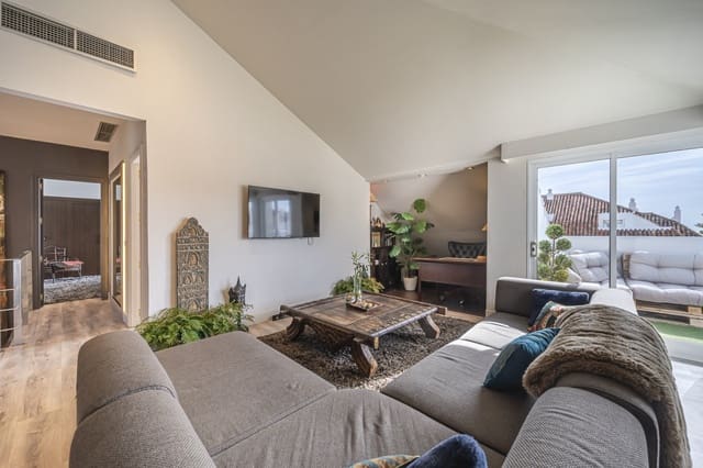 2 soverom Penthouse til salgs i Golden Mile, Marbella med svømmebasseng garasje - € 650 000 (Ref: 9480093)