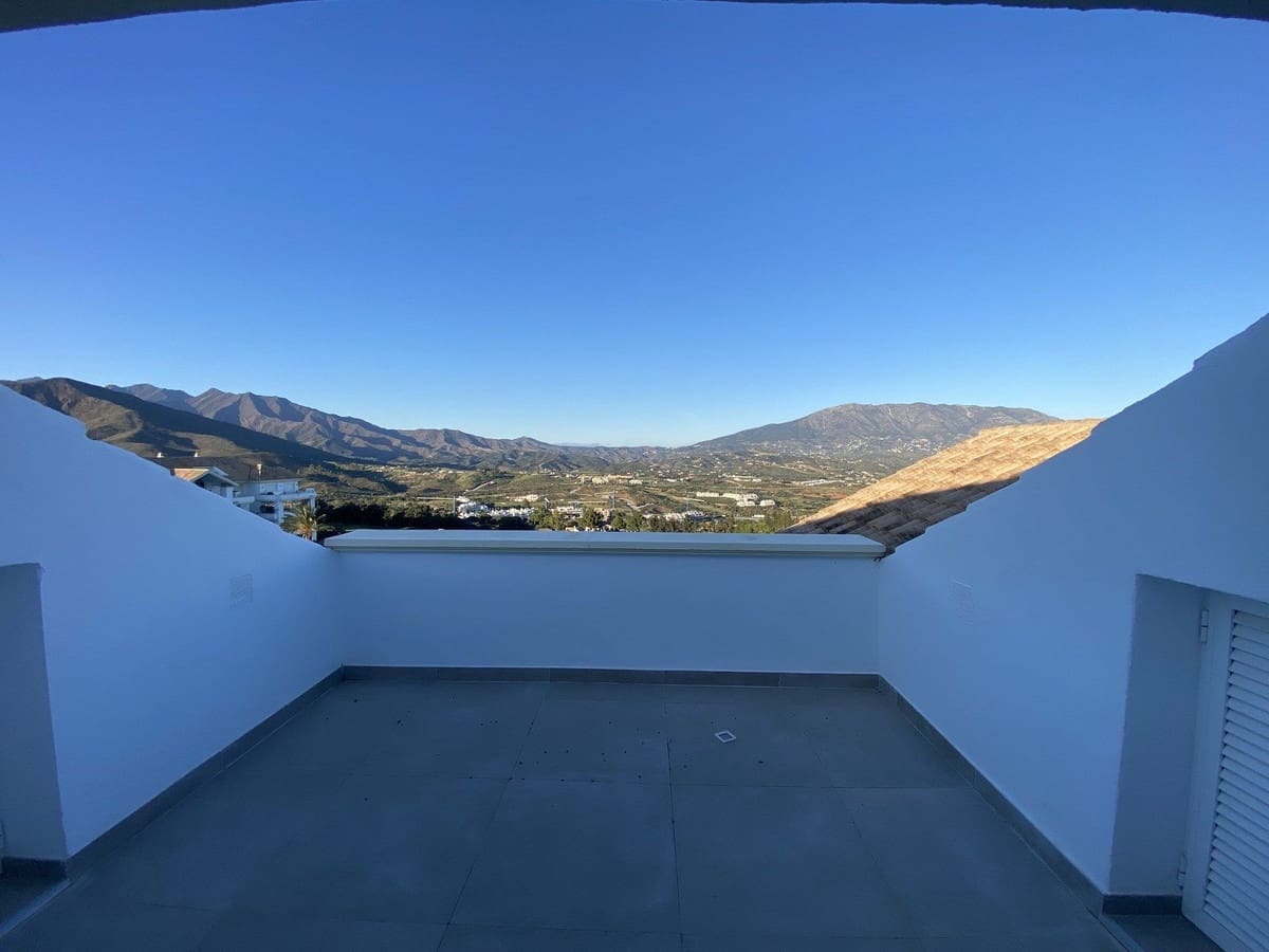 3 soveværelse Penthouse til salg i La Cala Golf med swimmingpool - € 650.000 (Ref: 9480095)