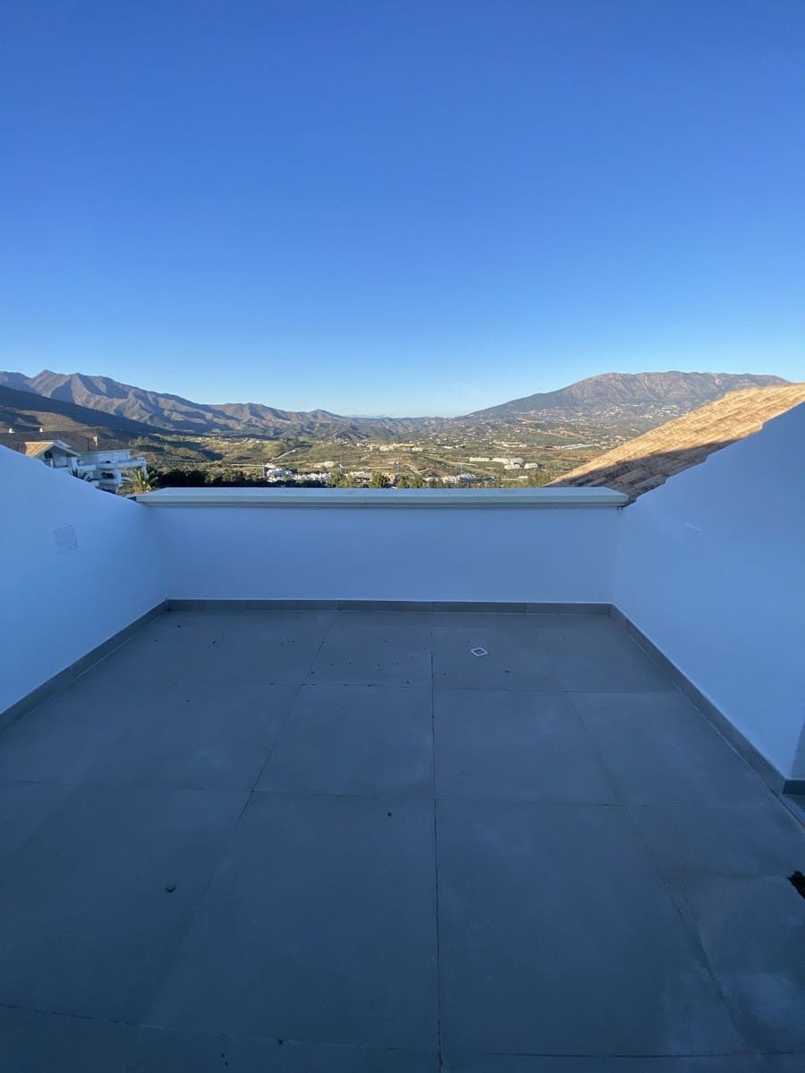 3 soveværelse Penthouse til salg i La Cala Golf med swimmingpool - € 650.000 (Ref: 9480095)