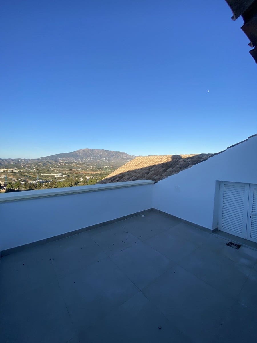 3 soveværelse Penthouse til salg i La Cala Golf med swimmingpool - € 650.000 (Ref: 9480095)