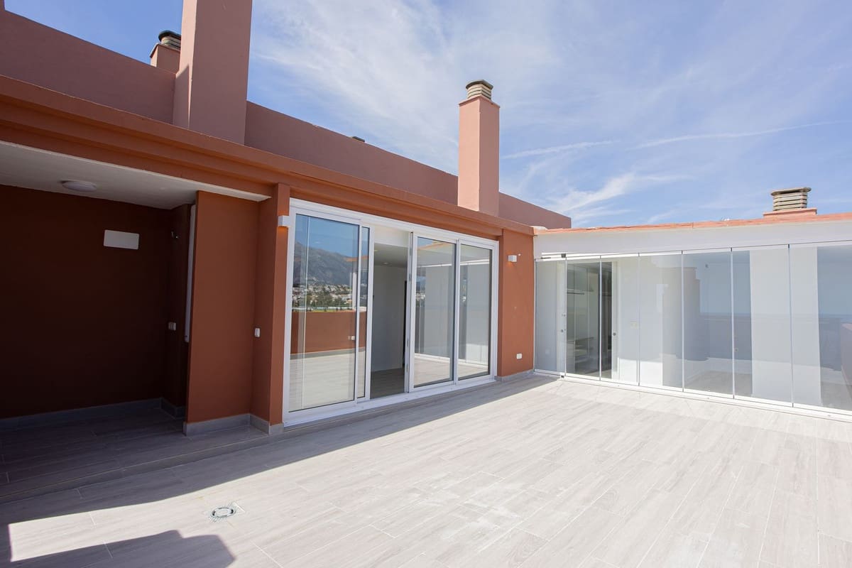 Ático de 3 habitaciones en San Pedro de Alcantara en venta con piscina garaje - 650.000 € (Ref: 9480096)