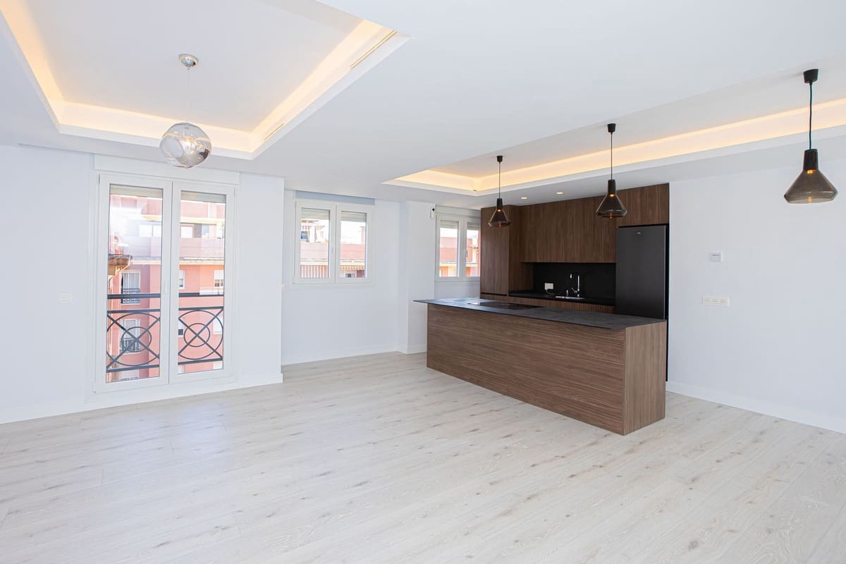 Ático de 3 habitaciones en San Pedro de Alcantara en venta con piscina garaje - 650.000 € (Ref: 9480096)