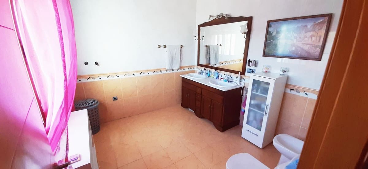 3 bedroom Semi-detached Villa for sale in Alhaurin el Grande with garage - € 650,000 (Ref: 9480097)
