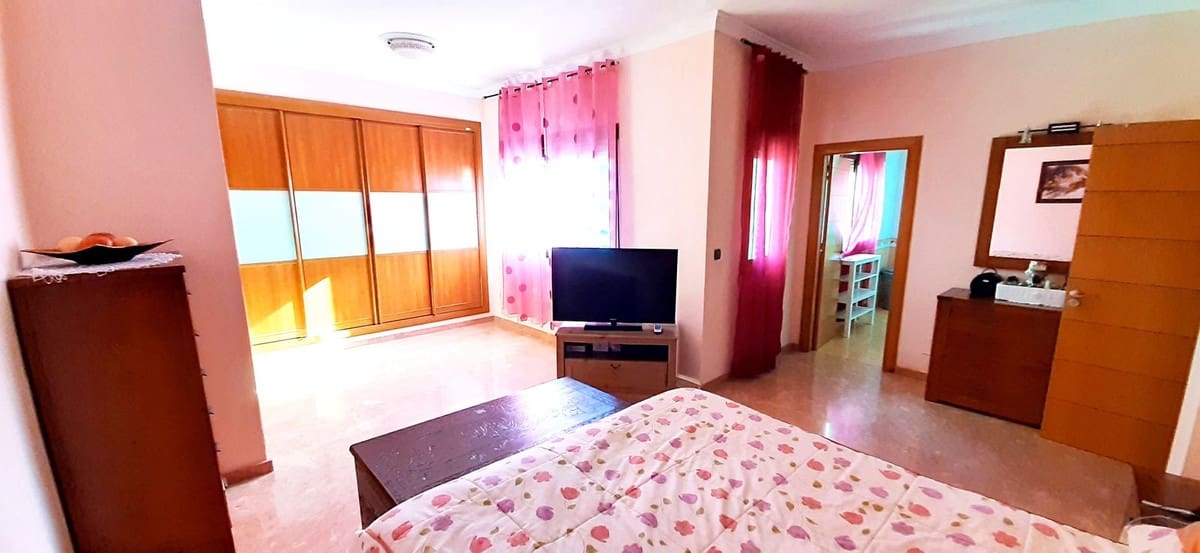 3 bedroom Semi-detached Villa for sale in Alhaurin el Grande with garage - € 650,000 (Ref: 9480097)