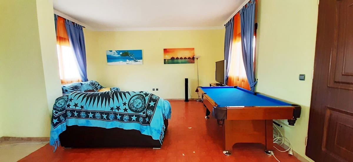 3 bedroom Semi-detached Villa for sale in Alhaurin el Grande with garage - € 650,000 (Ref: 9480097)