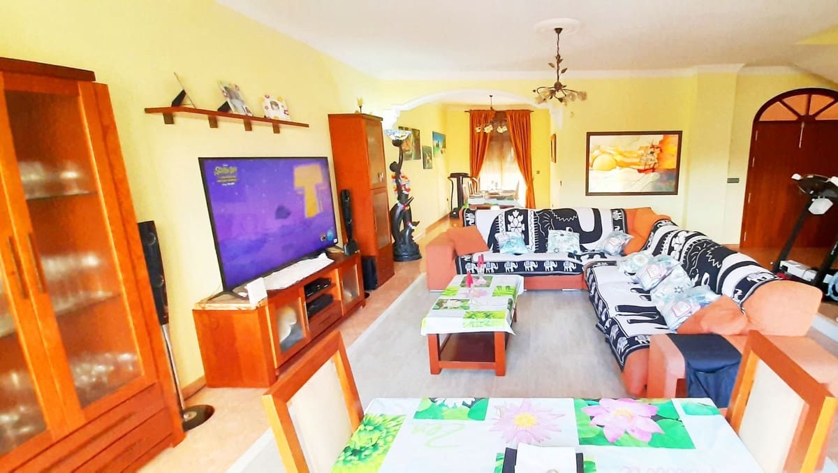 3 bedroom Semi-detached Villa for sale in Alhaurin el Grande with garage - € 650,000 (Ref: 9480097)