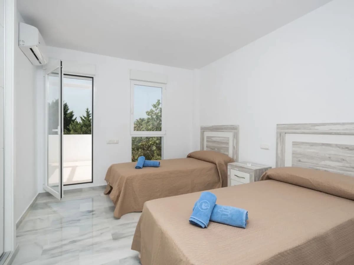 Casa de 4 habitaciones en El Paraiso en venta con piscina garaje - 650.000 € (Ref: 9480100)