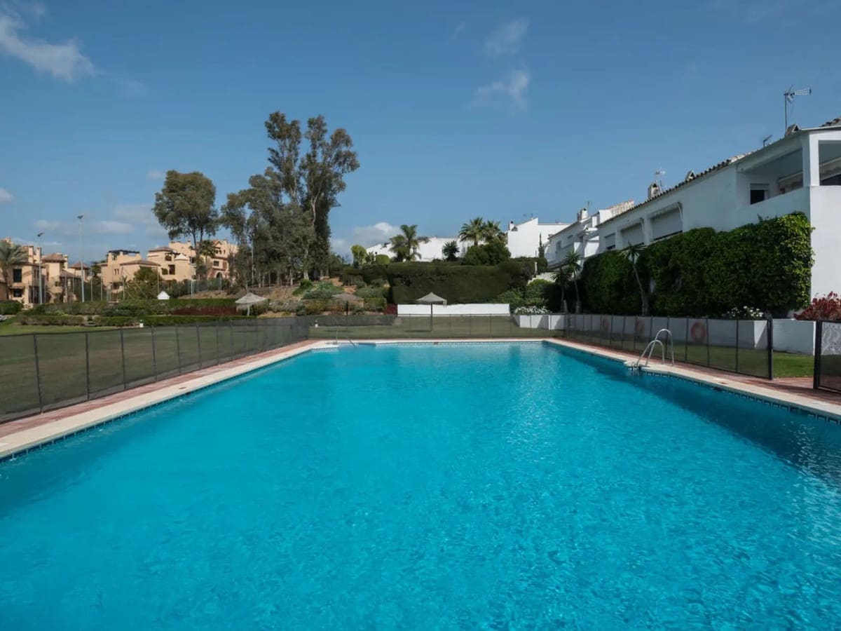 Casa de 4 habitaciones en El Paraiso en venta con piscina garaje - 650.000 € (Ref: 9480100)