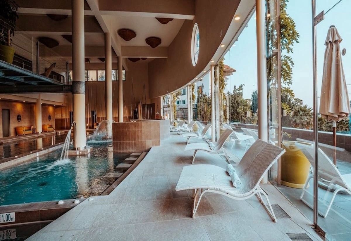 2 bedroom Apartment for sale in Fuengirola with pool - € 659,000 (Ref: 9480106)