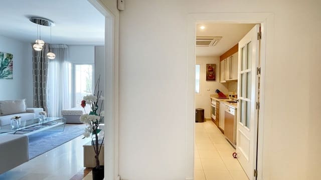 4 soverom Penthouse til salgs i La Dama de Noche - La Alzambra, Marbella med svømmebasseng - € 660 000 (Ref: 9480109)