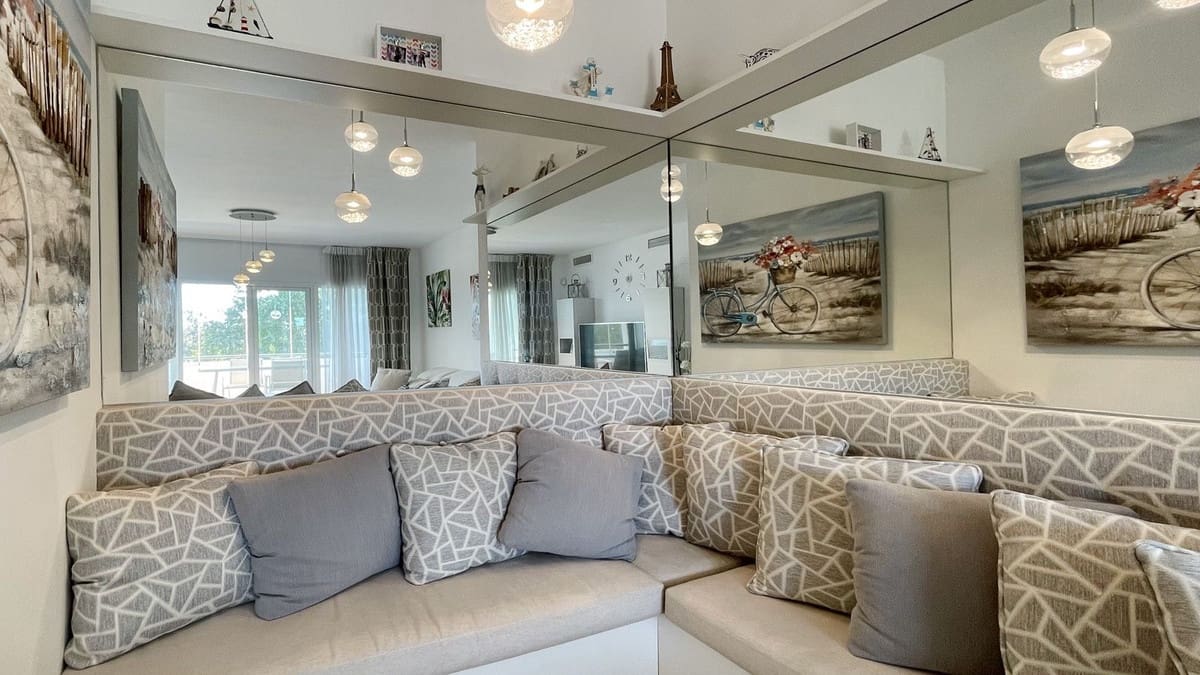 4 Zimmer Penthouse zu verkaufen in Nueva Andalucia mit Pool - 660.000 € (Ref: 9480109)