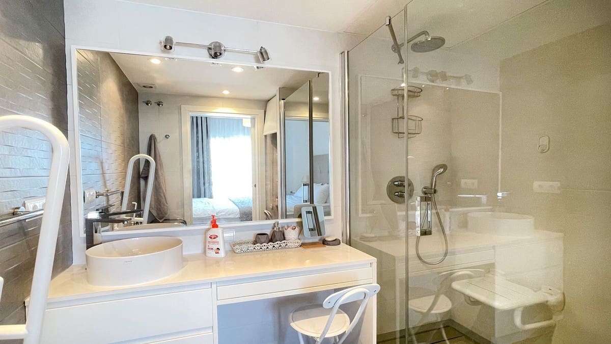 4 Zimmer Penthouse zu verkaufen in Nueva Andalucia mit Pool - 660.000 € (Ref: 9480109)