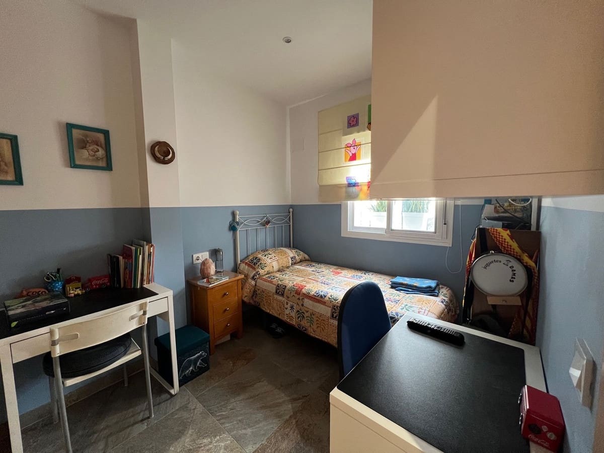 4 soveværelse Byhus til salg i Estepona - € 660.000 (Ref: 9480110)