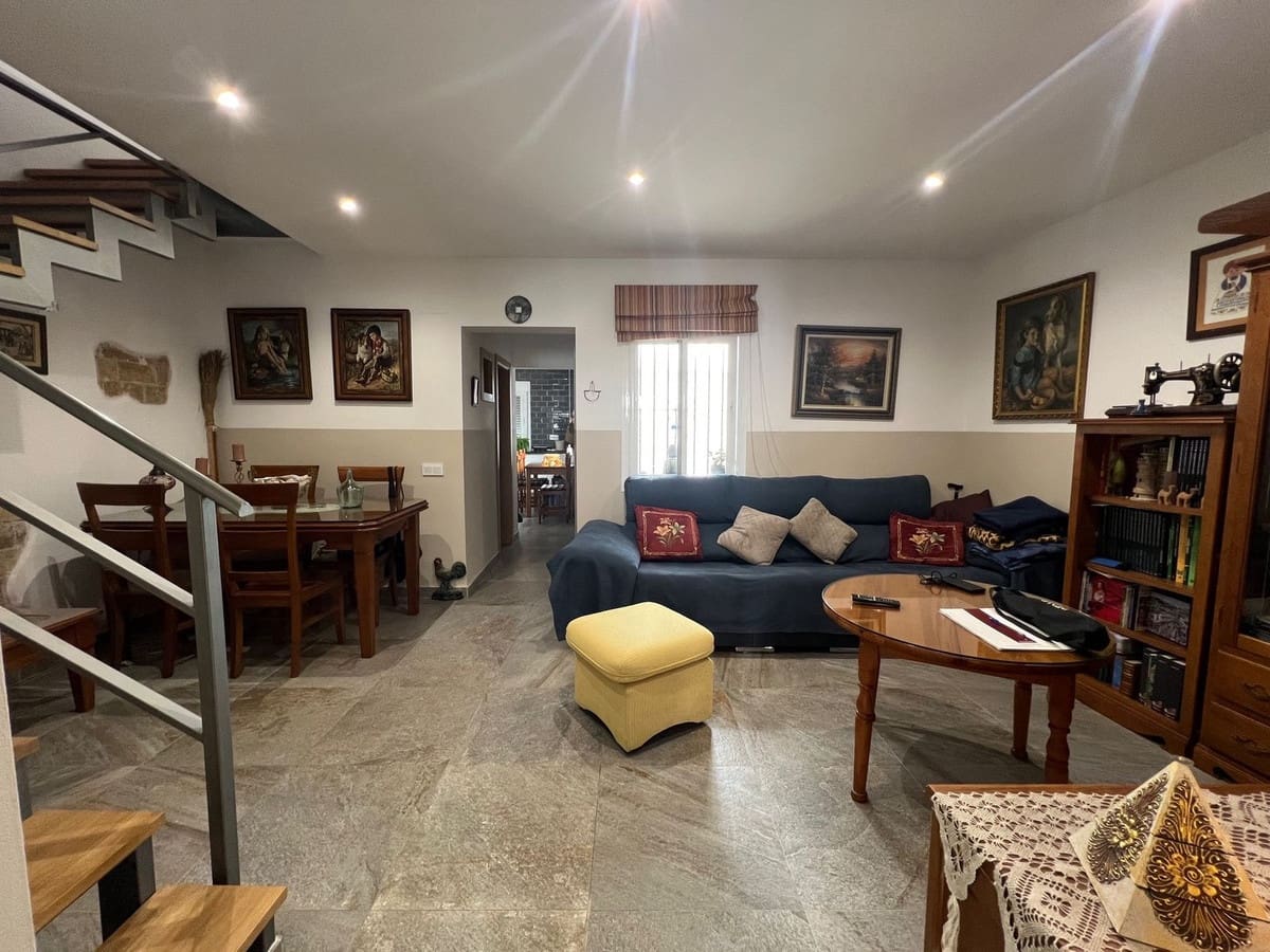 4 soveværelse Byhus til salg i Estepona - € 660.000 (Ref: 9480110)