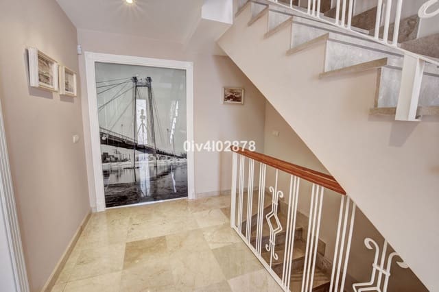 Casa de 4 habitaciones en Arroyo de la Miel, Benalmádena en venta con garaje - 660.000 € (Ref: 9480111)