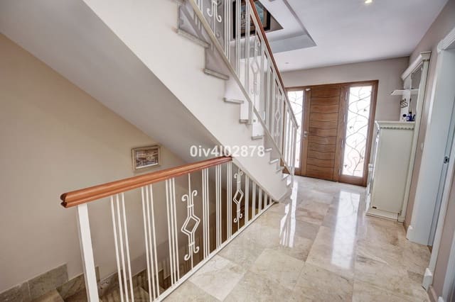 Casa de 4 habitaciones en Arroyo de la Miel, Benalmádena en venta con garaje - 660.000 € (Ref: 9480111)