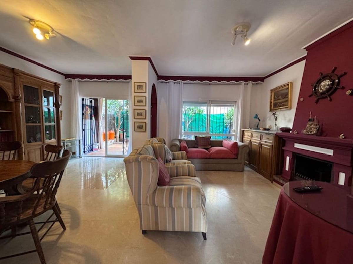 5 bedroom Townhouse for sale in San Pedro de Alcantara with pool - € 660,000 (Ref: 9480112)