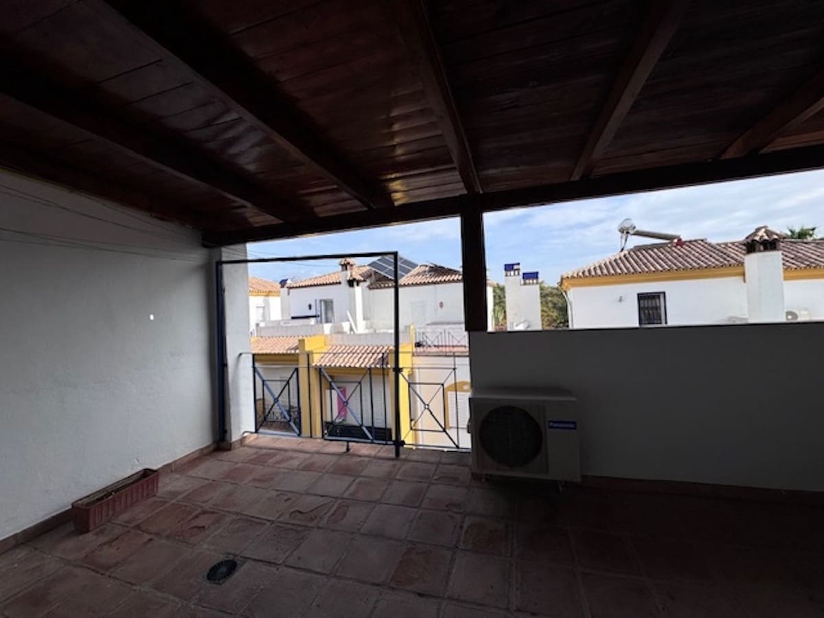 5 bedroom Townhouse for sale in San Pedro de Alcantara with pool - € 660,000 (Ref: 9480112)
