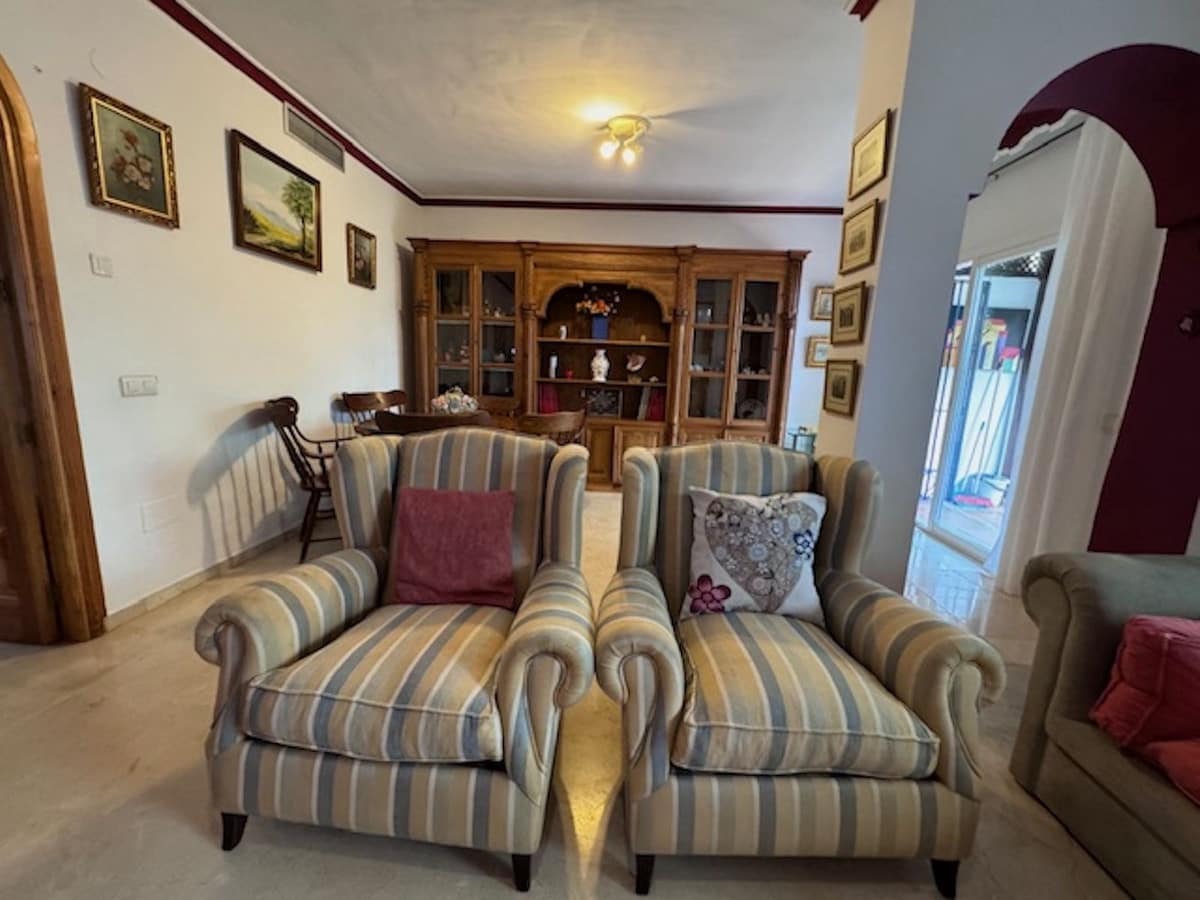 5 bedroom Townhouse for sale in San Pedro de Alcantara with pool - € 660,000 (Ref: 9480112)