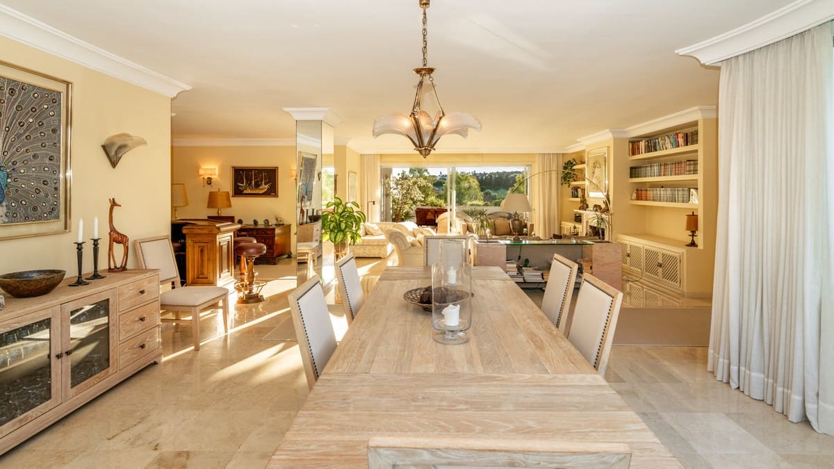 Apartamento de 3 habitaciones en Guadalmina en venta con piscina - 670.000 € (Ref: 9480122)