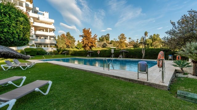 Apartamento de 3 habitaciones en Guadalmina Alta, Marbella en venta con piscina - 670.000 € (Ref: 9480122)