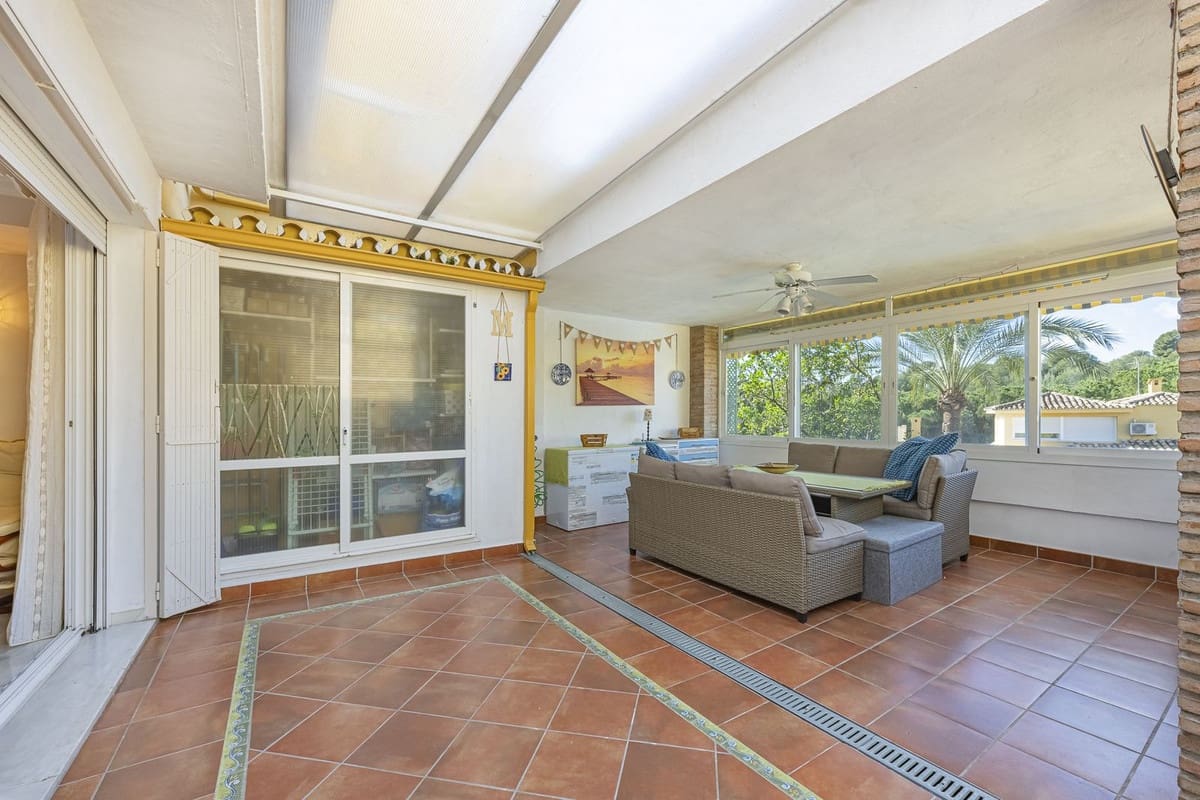 3 quarto Moradia Geminada para venda em Marbella com piscina - 670 000 € (Ref: 9480124)