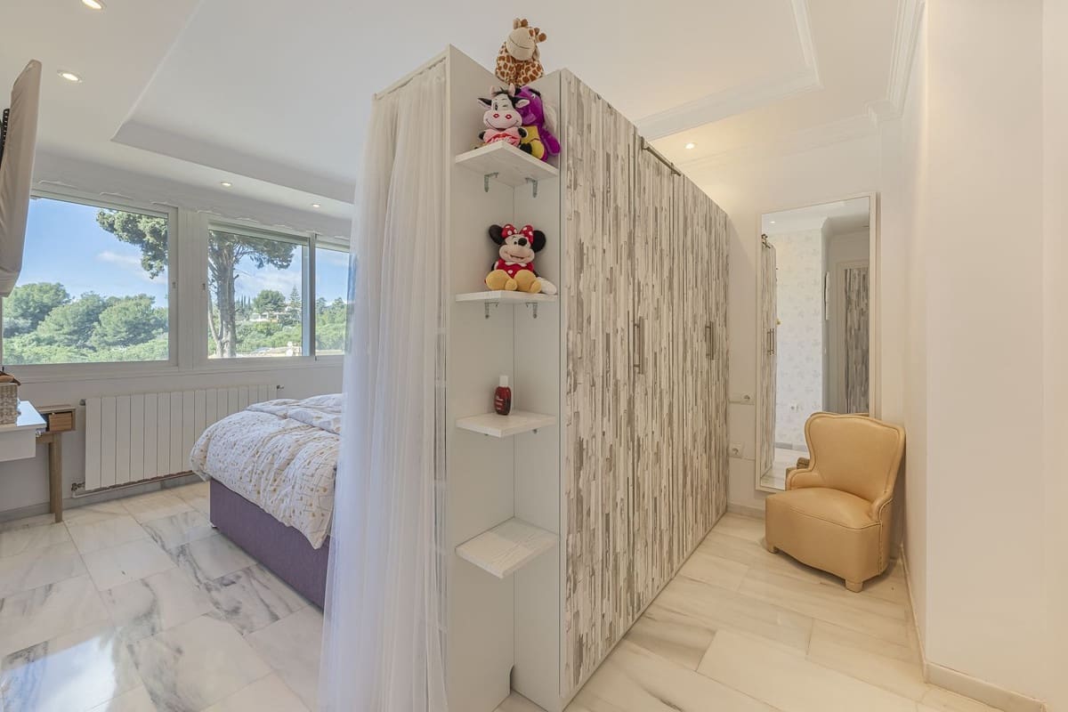 3 quarto Moradia Geminada para venda em Marbella com piscina - 670 000 € (Ref: 9480124)