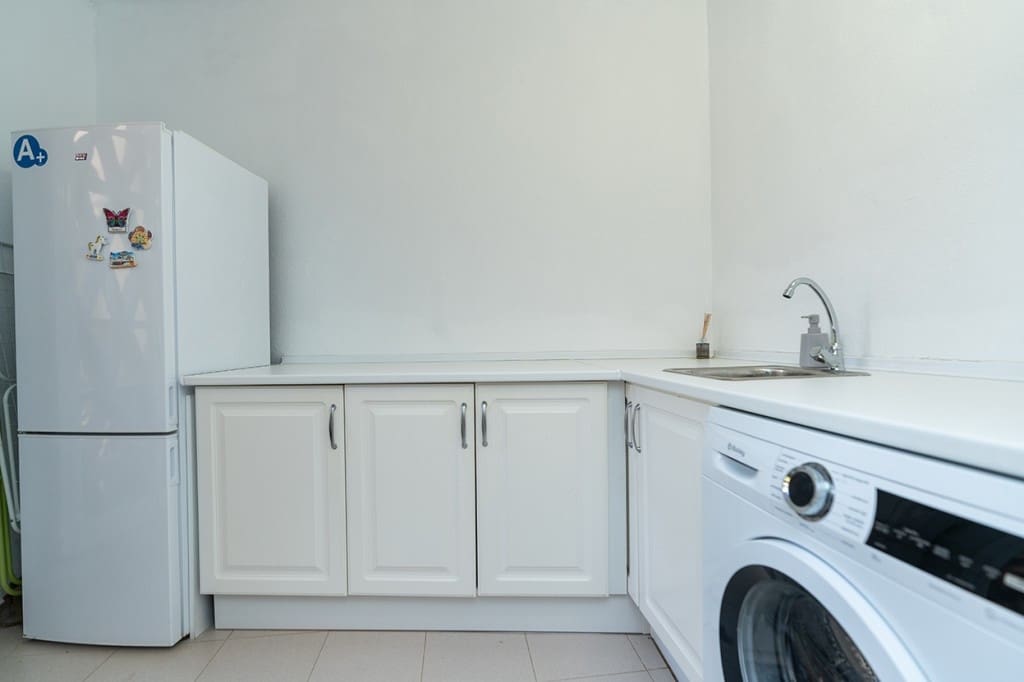 3 bedroom Apartment for sale in Elviria with pool - € 675,000 (Ref: 9480127)