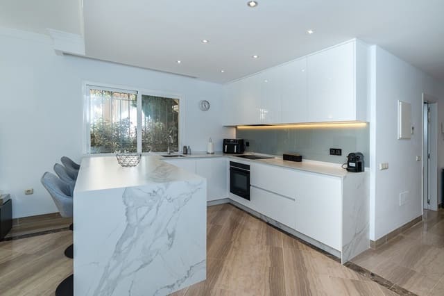 3 chambre Appartement à vendre à Elviria, Marbella avec piscine - 675 000 € (Ref: 9480127)