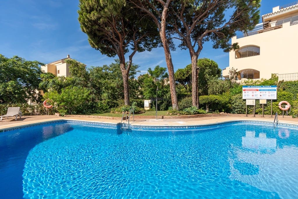 3 bedroom Apartment for sale in Elviria with pool - € 675,000 (Ref: 9480127)