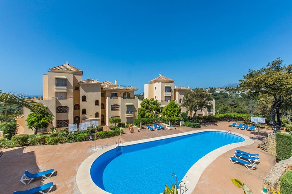 3 bedroom Apartment for sale in Elviria with pool - € 675,000 (Ref: 9480127)