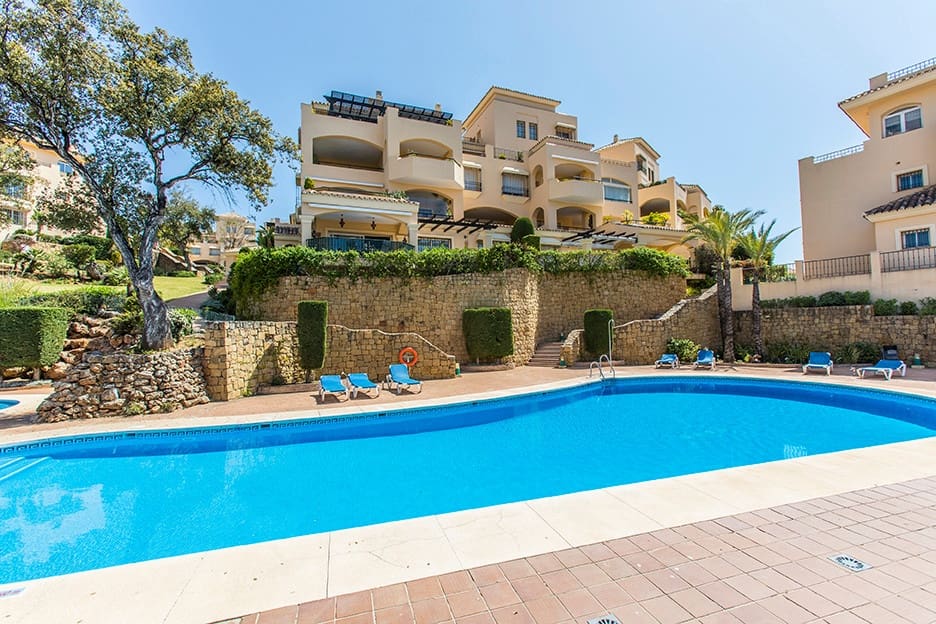 3 bedroom Apartment for sale in Elviria with pool - € 675,000 (Ref: 9480127)