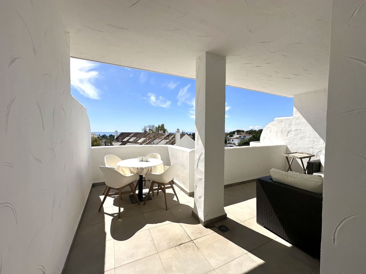 Ático de 2 habitaciones en Nueva Andalucia en venta con piscina - 675.000 € (Ref: 9480132)