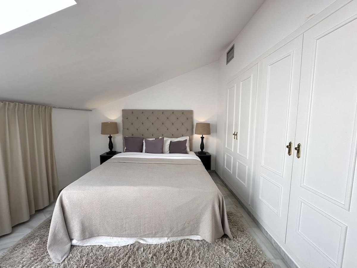 Ático de 2 habitaciones en Nueva Andalucia en venta con piscina - 675.000 € (Ref: 9480132)