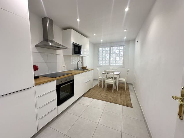 Ático de 2 habitaciones en La Dama de Noche - La Alzambra, Marbella en venta con piscina - 675.000 € (Ref: 9480132)