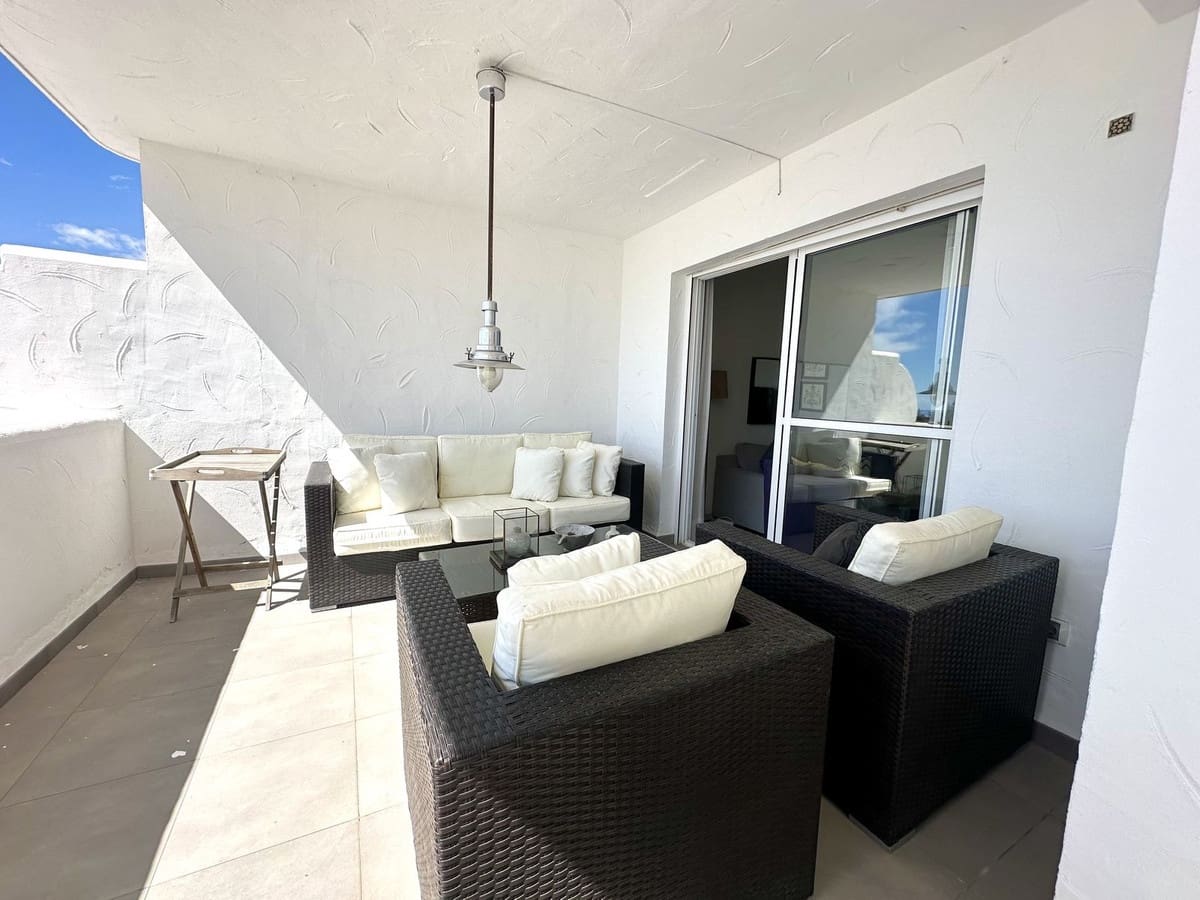 Ático de 2 habitaciones en Nueva Andalucia en venta con piscina - 675.000 € (Ref: 9480132)