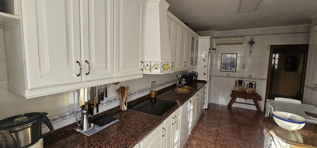 5 bedroom Apartment for sale in Centro ciudad, Fuengirola with pool - € 675,000 (Ref: 9480134)