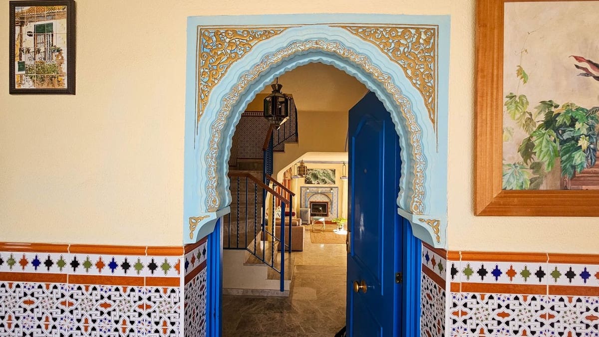 4 makuuhuone Paritalo myytävänä paikassa Bahia de Casares mukana uima-altaan - 675 000 € (Ref: 9480136)